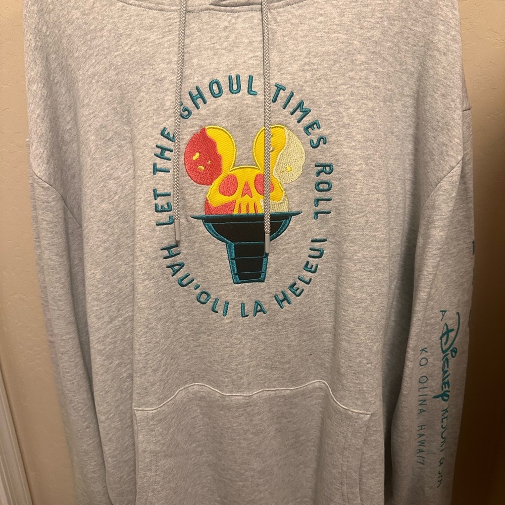 Aulani Halloween Hoodie. Size XXL. NWT’s